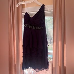 One shoulder dress. Perfect condition. Size 4.